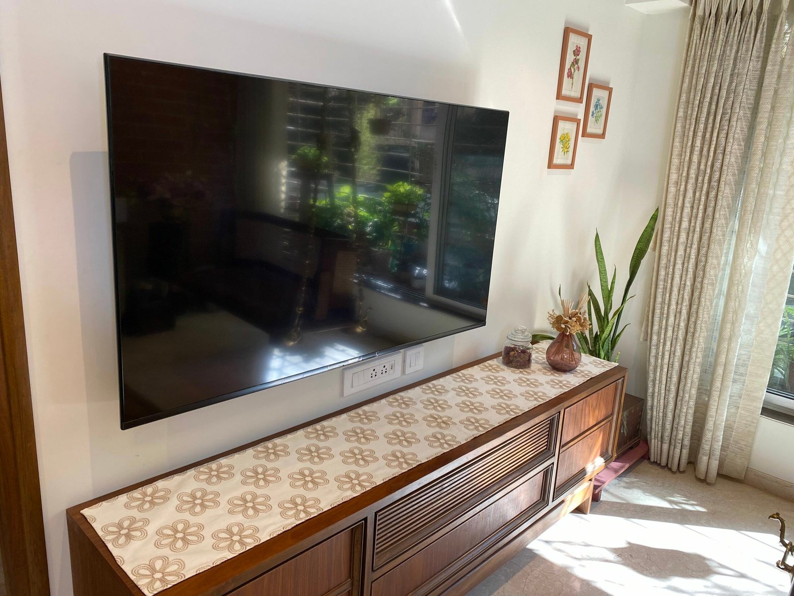 DAISY_BEIGE_LIFETSYLE_IMAGE_3