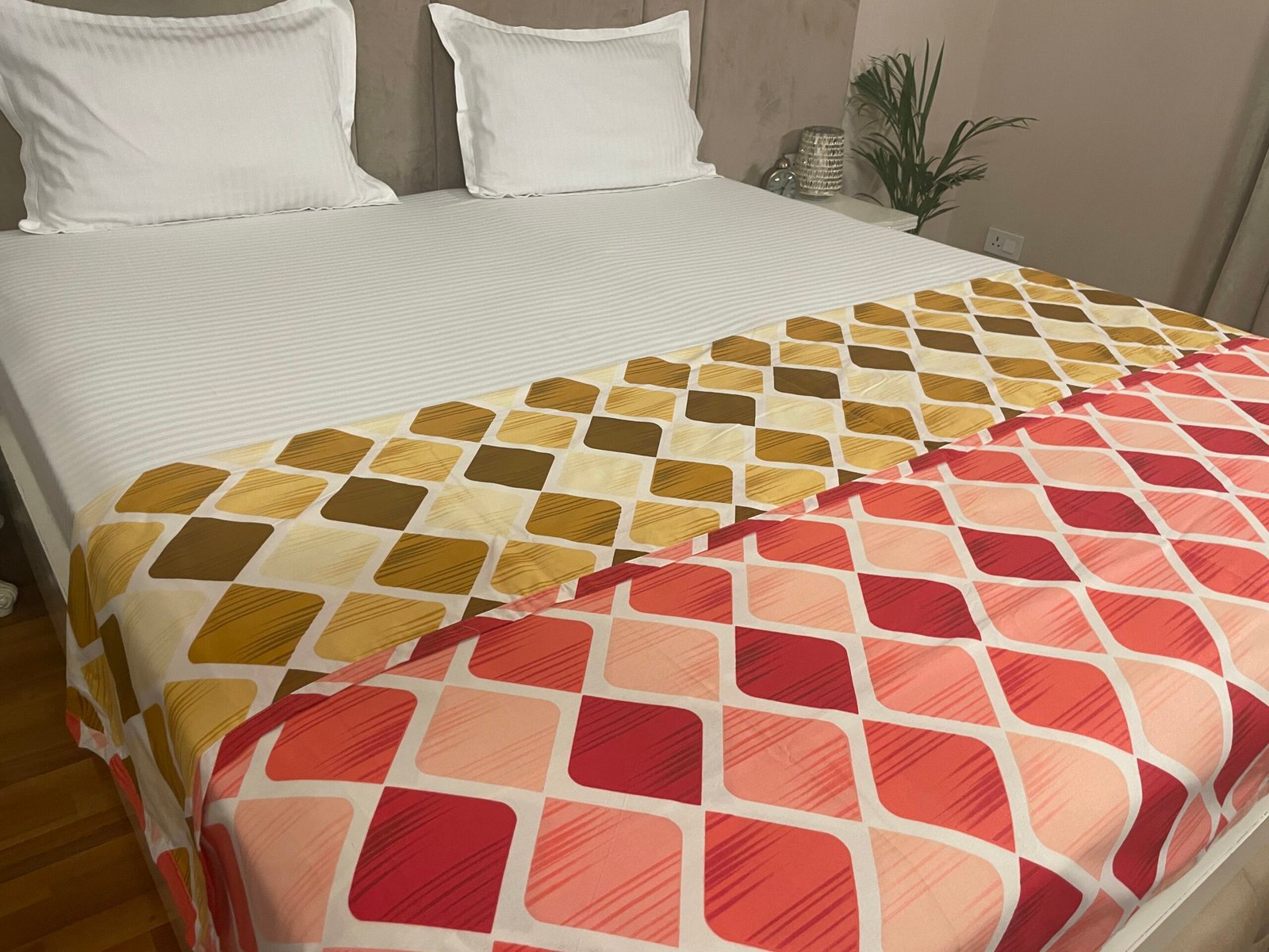 zircon reversible dohar orange_yellow close up image