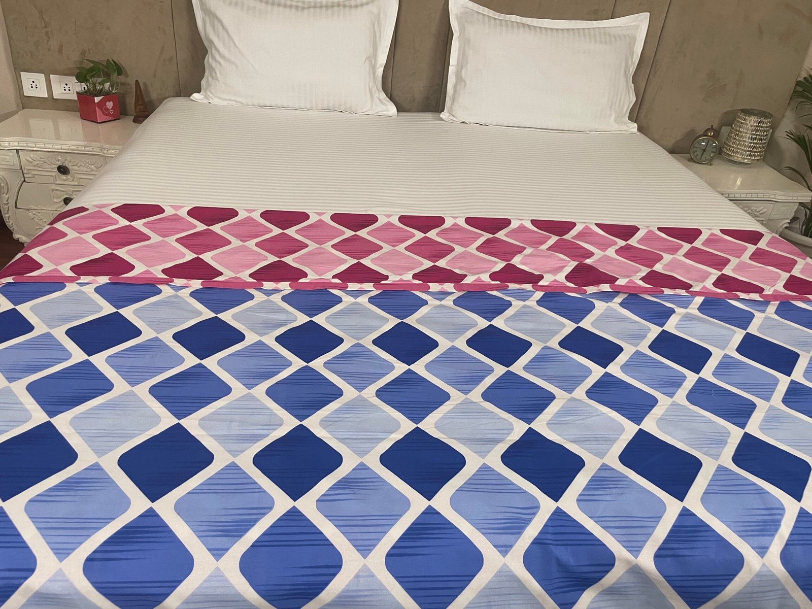 zircon reversible dohar pink_blue close up image