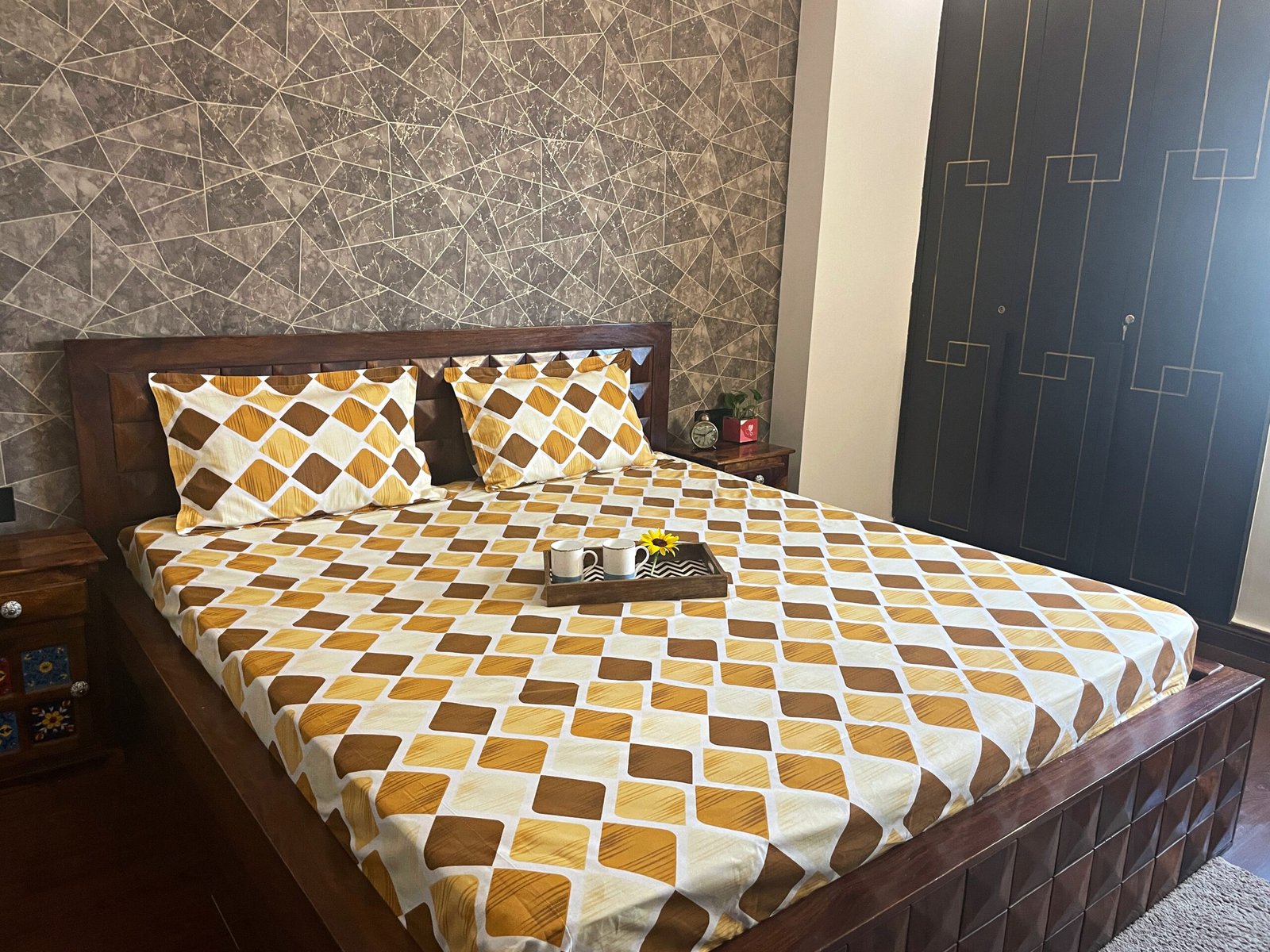 zircon yellow double bedsheet side angle image