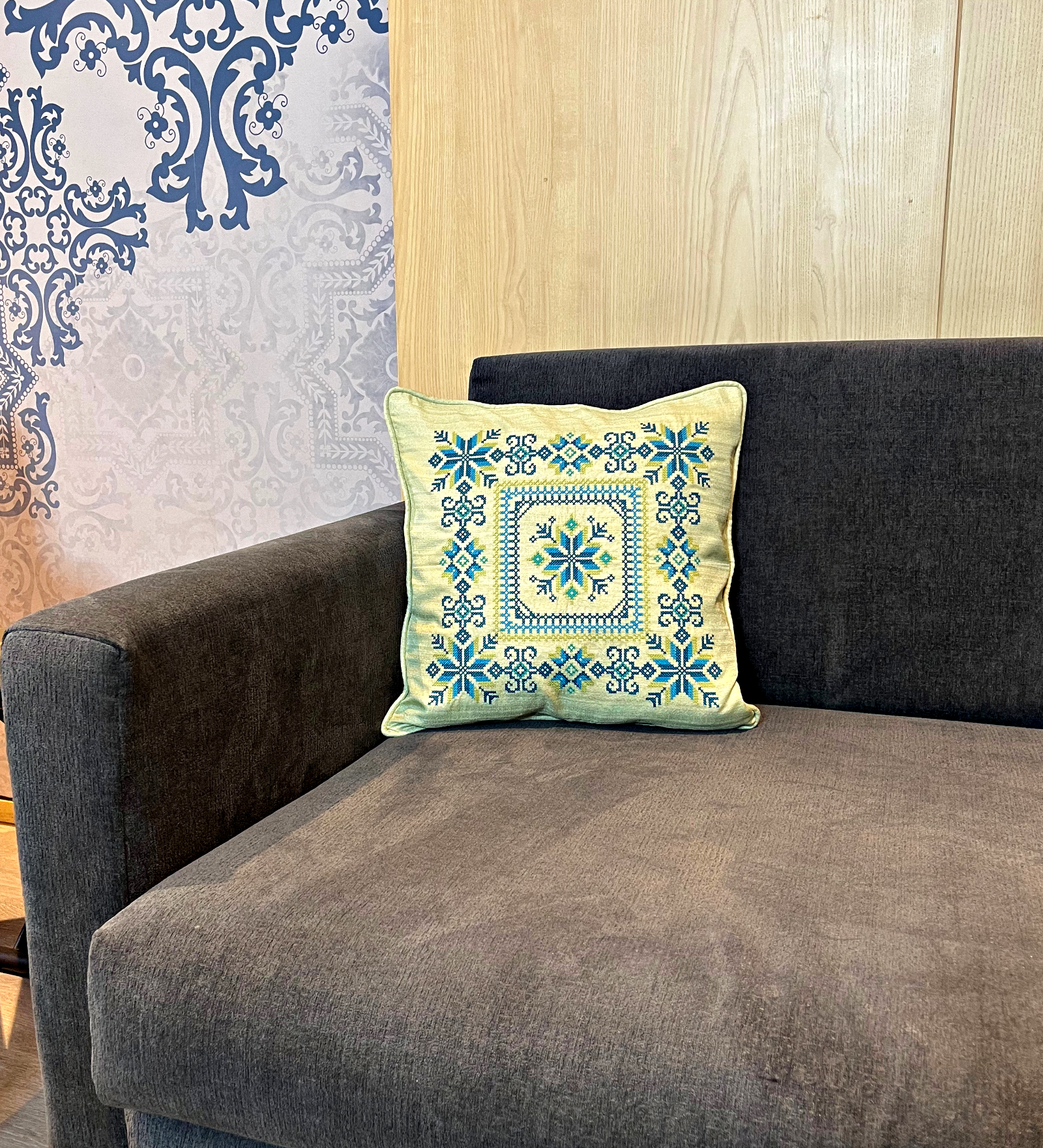 SIVAKA CUSHION COVERS LIFESTYLE IMAGE 1