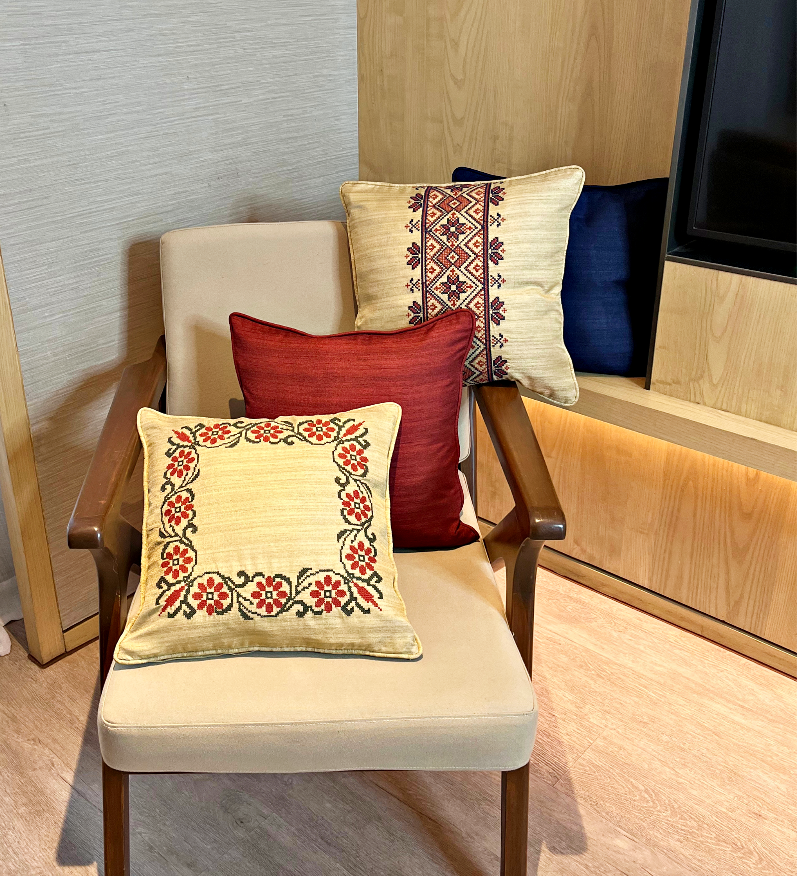 Samsyut cushion covers Samsyut cushion covers LIFESTYLE IMAGE 2