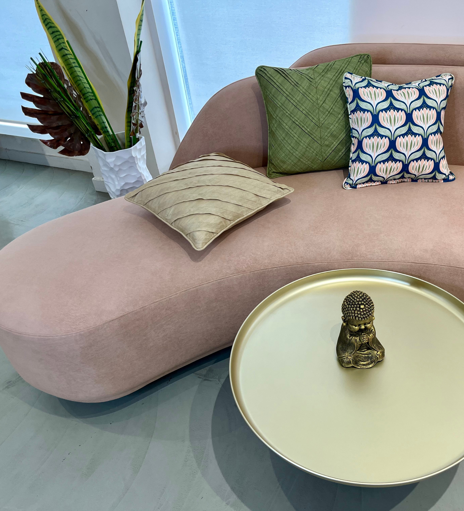 varija side angle image 4