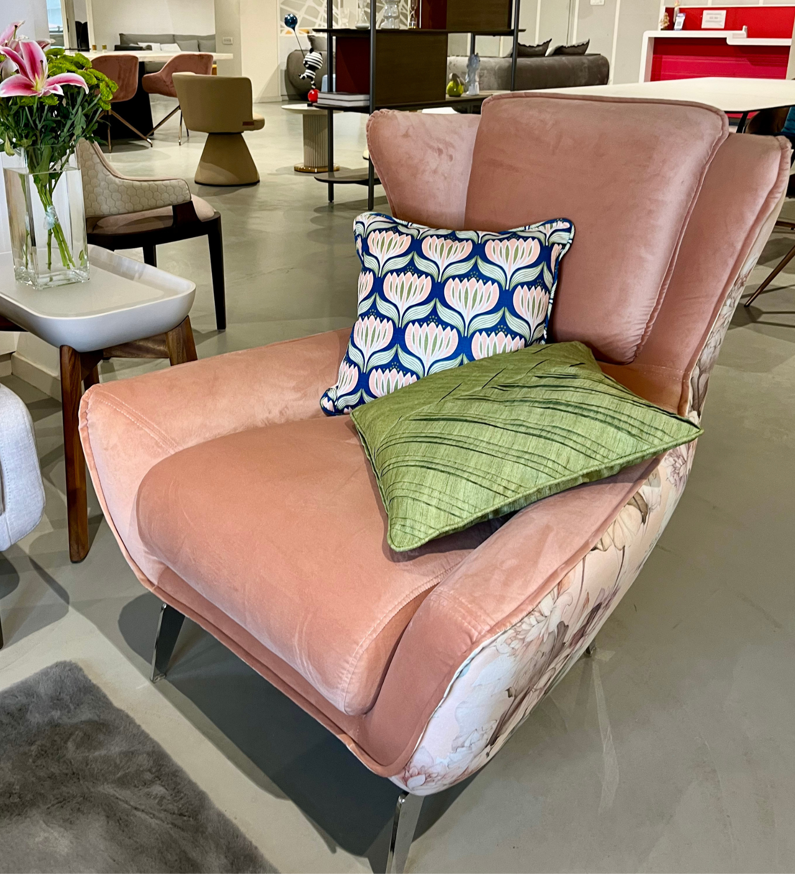 varija side angle image 6